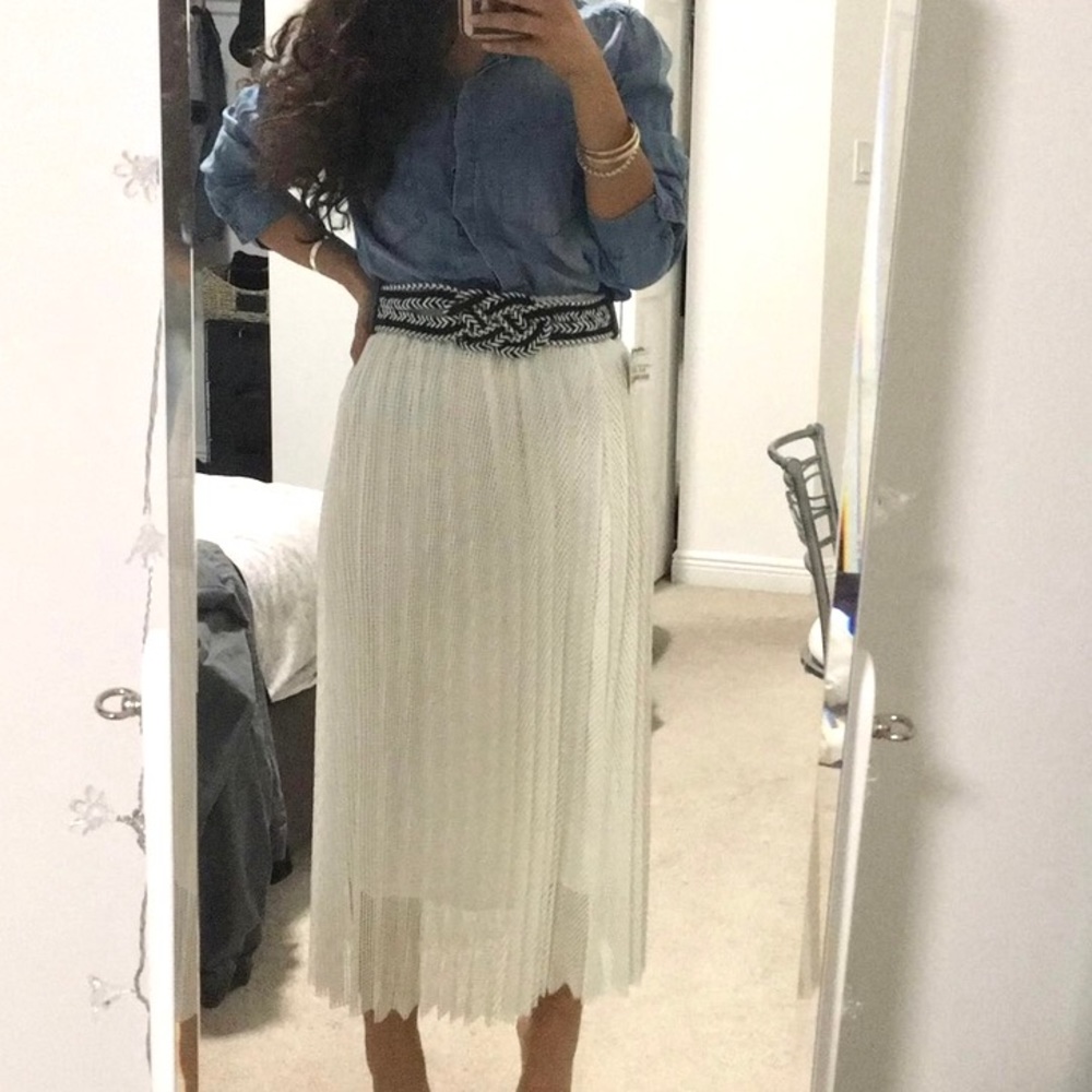 White fish net skirt 🤍